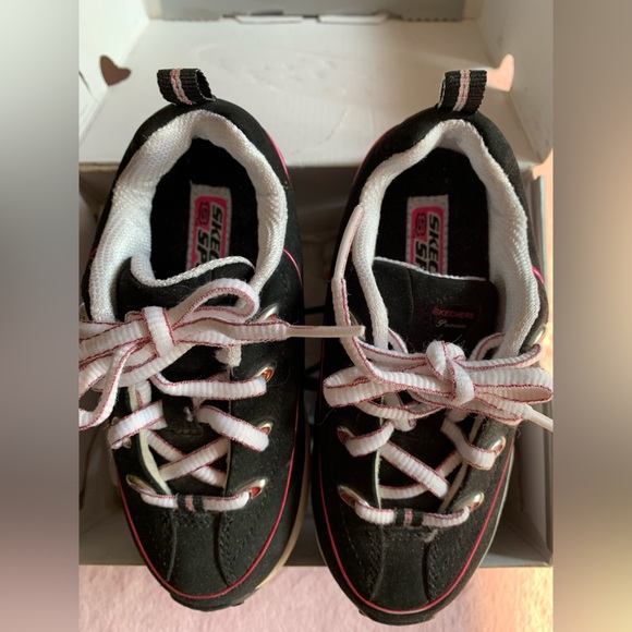 NWT Girls Sketchers Sneakers Size 11 - Picture 2 of 6